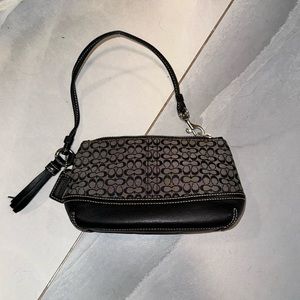 Coach wristlet classic pattern